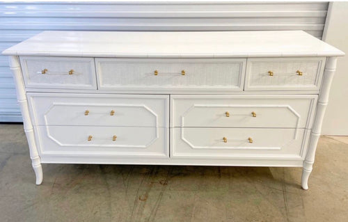 Ready to Ship - Broyhill - 7 drawer